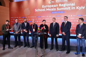 Mathernová: La UE destina 64 millones de euros para la reforma de la alimentación escolar en Ucrania