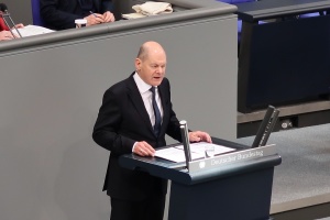 Scholz calls on German businesses to invest more in Ukraine