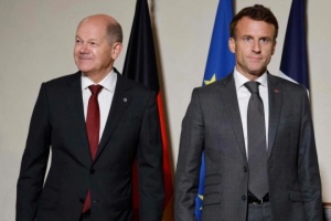 Scholz spoke with Macron ahead of call with Putin, giving no details - media