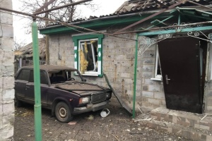 Загарбники за добу 17 разів били по Донеччині - пошкоджені будинки та три підприємства