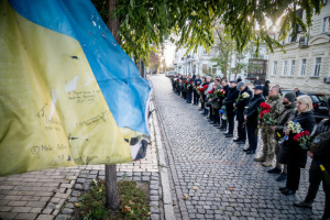 Іноземні дипломати вшанували пам'ять полеглих за Україну в російсько-українській війні