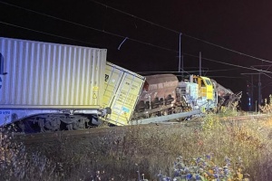 На заході Німеччини зійшов з рейок вантажний потяг - є постраждалі