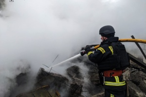 У Шосткинській громаді ліквідували пожежу, спричинену російським ударом