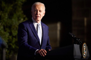 Biden reacts to Russia's massive attack on Ukraine