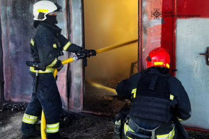 На Дніпропетровщині рятувальники ліквідували пожежі, спричинені атакою РФ 