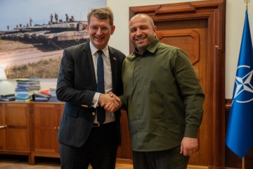 Umerov, Danish defense minister discuss investment model for Ukrainian weapons production
