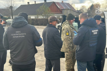 На Волині посадовець військкомату за хабарі оновлював дані військовозобов’язаним