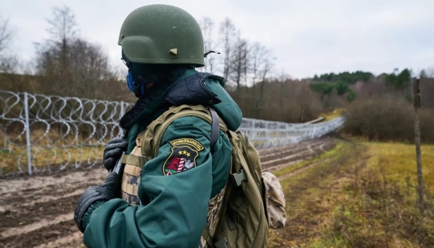 У Латвії затримали двох українців за перевезення 25 нелегалів