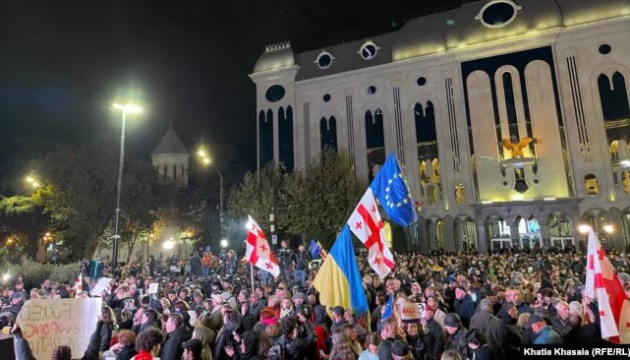 Біля будівлі парламенту Грузії проходить мітинг опозиції