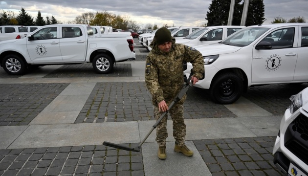 Литва передала Україні партію обладнання у рамках коаліції з розмінування