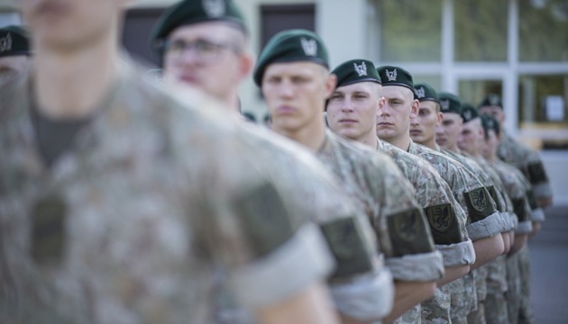 У Литві зростає кількість добровольців, які прагнуть служити в армії