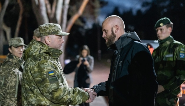 Swedish defense minister visits Ukraine's Dozor special forces unit