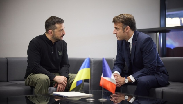 Zelensky, Macron discuss military aid to Ukraine