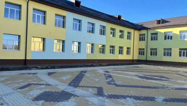 Two schools in Kyiv region to be rebuilt by end of this year