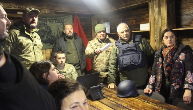 Borrell examines construction of fortifications in Chernihiv region