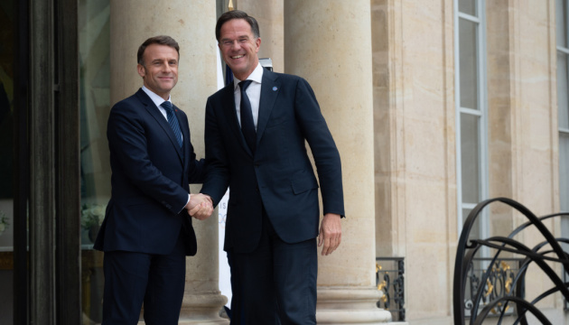 Macron after meeting with Rutte: Nothing should be decided about Ukraine without Ukrainians