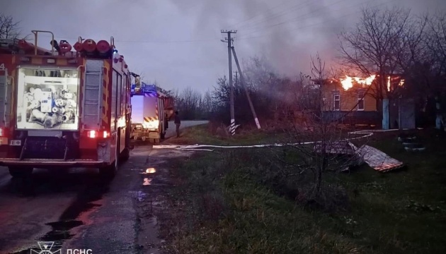 Росіяни вдарили дроном по прикордонній громаді Чернігівщини, горів будинок