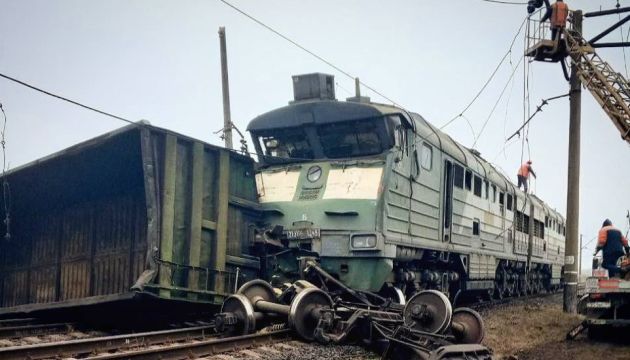 Партизани пошкодили залізничне полотно біля Маріуполя, де окупанти прокладають колію до РФ