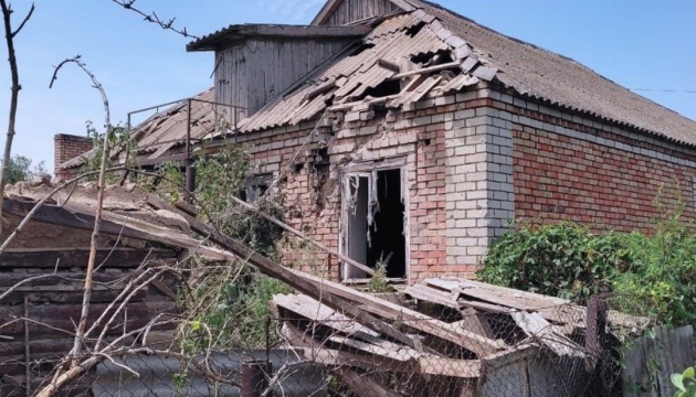 Артилерія та дрони: росіяни за день 14 разів били по Нікопольському району