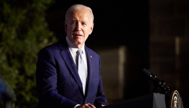 Biden reacts to Russia's massive attack on Ukraine