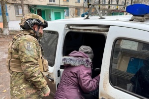 Поліцейські евакуювали десятьох цивільних з Куп'янського району