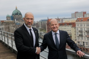 Frieden, Nato-Beitritt und Wirtschaft: Schmyhal trifft sich mit Scholz in Berlin