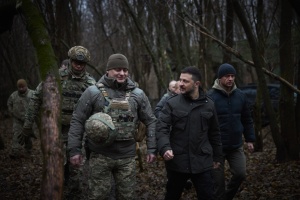 Zelensky visits HIMARS division in Zaporizhzhia