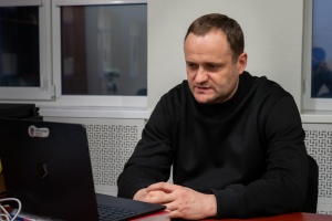Дві третини виділених бюджетних коштів спрямовують на прифронтові дороги - Кулеба