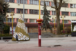 У Франківську прикрасили «ялинку перемоги»