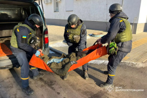 Ворог зранку обстріляв Нікополь, постраждала жінка