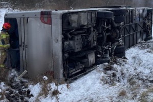 У Польщі поблизу кордону з Україною потрапив у ДТП туристичний автобус, 19 постраждалих