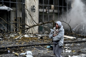 Ракетний ранок у столиці, велетенська витинанка й балет у бомбосховищі