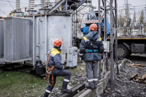 Люди, які відновлюють світло