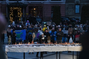 У Львові родини військовополонених провели акції, щоб нагадати про тих, хто зустріне Різдво у катівнях