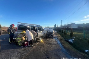 ДТП на Прикарпатті: у поліції розповіли про стан постраждалих 