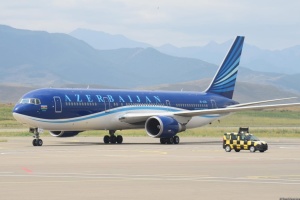 Azerbaijan Airlines призупинила польоти до двох південних міст Росії