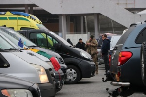 На Львівщині литовські волонтери передали воїнам позашляховики на суму понад €100 тисяч