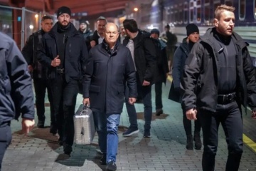 Scholz arrives in Kyiv