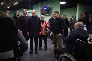 Zelensky, Scholz visit wounded Ukrainian soldiers