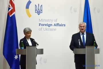 Le ministre ukrainien des Affaires étrangères a exhorté son homologue australienne à renforcer son soutien à l’Ukraine