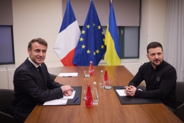 Volodymyr Zelensky et Emmanuel Macron se sont entretenus à Bruxelles 