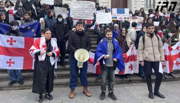 У Грузії школярі та студенти доєднались до акції протесту