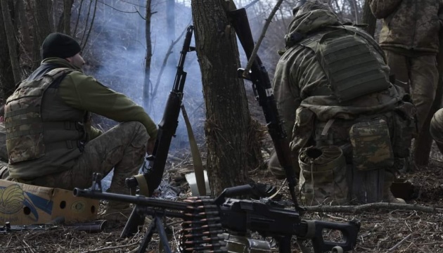 На фронті 193 зіткнення, ворог здійснив понад чотири тисячі обстрілів позицій ЗСУ