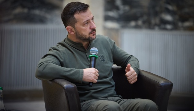 Le nombre d'Ukrainiens tués pendant la guerre est bien inférieur à 80 000, affirme le président Zelensky