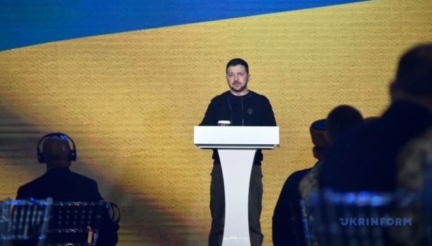 Президент взяв участь у першому військовому молитовному сніданку