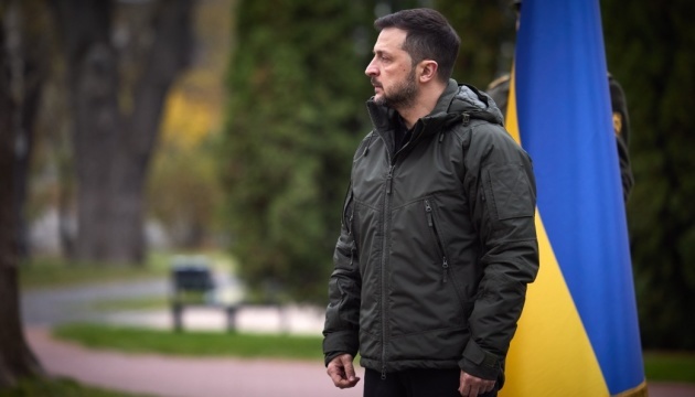 Zelensky: Las Fuerzas Terrestres sostienen la defensa de Ucrania sobre sus hombros