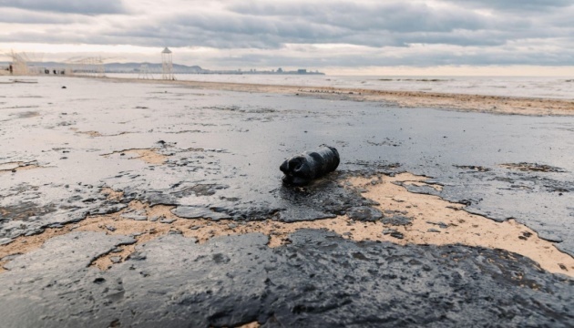 Cleaning up Black Sea after fuel spill could take decade, Russian officials say