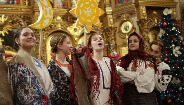 У Франківську відкрили міжнародний різдвяний фестиваль «Коляда на Майзлях»