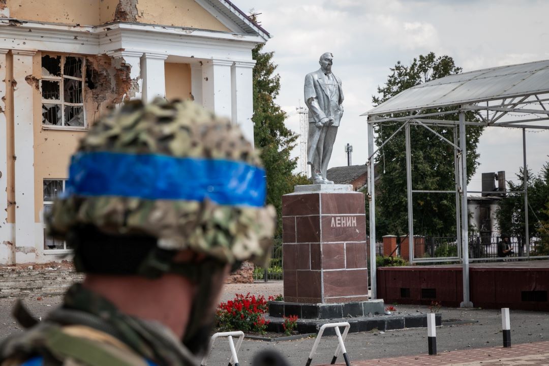 Ворожих ідолів все менше.. Суджа, серпень 2024.  Фото Укрінформ