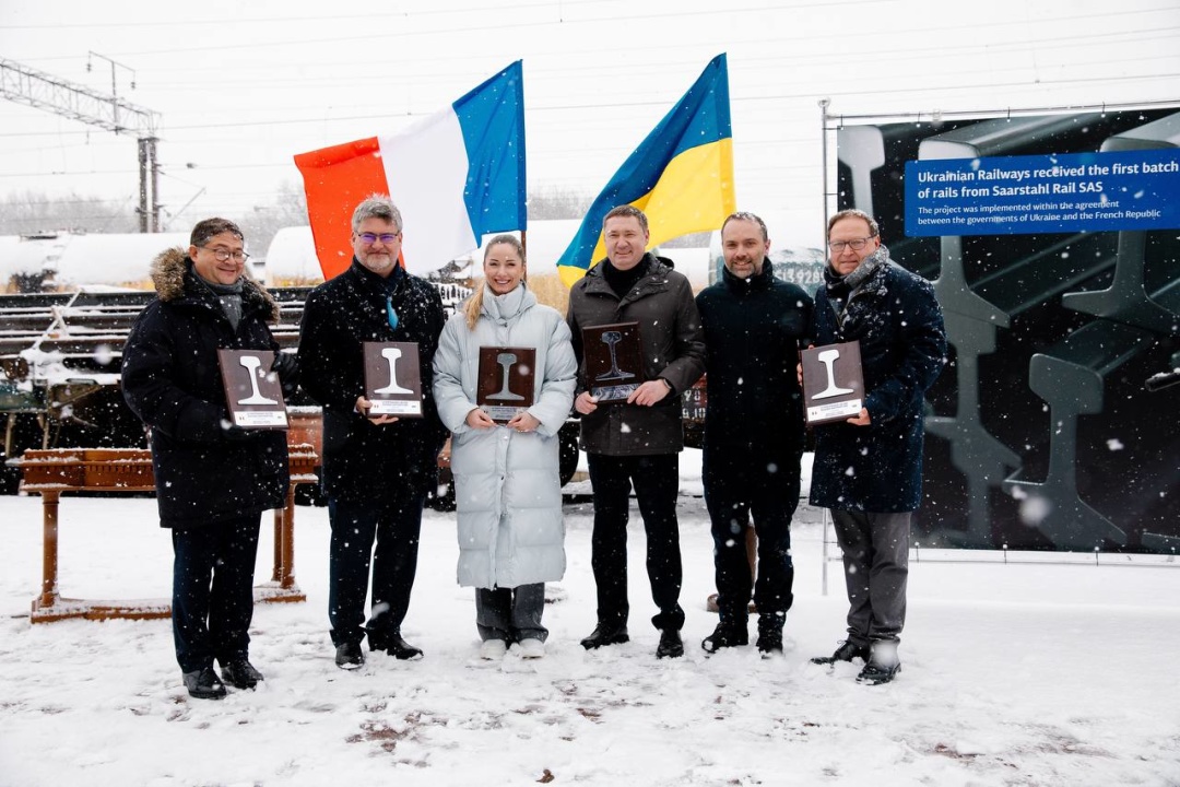 Укрзалізниця отримала першу партію рейок із Франції